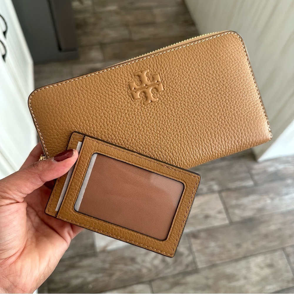 New Tory Burch thea continatal wallet ❤️‍🔥 price for each